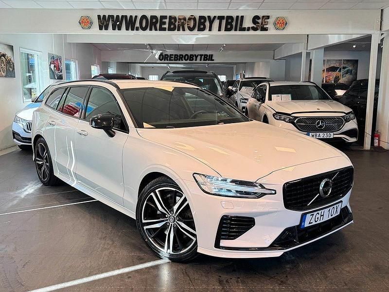Vit Begagnad 2021 Volvo V60 R-Design Kombi | 359 900 kr (Marknadspris) - Bild 1/4