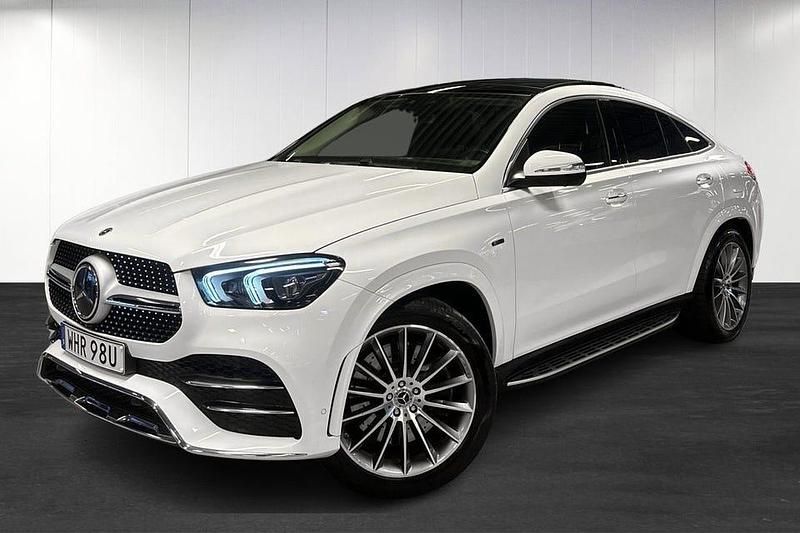 Vit Begagnad 2021 Mercedes GLE350 AMG line Sportkupé | 759 900 kr - Bild 1/4