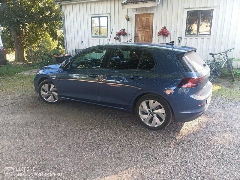 Blå Ny 2025 VW Golf VIII Halvkombi | 279 000 kr (Marknadspris) - Bild 1/1