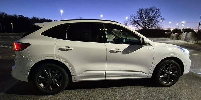 Begagnad 2021 Ford Kuga ST-Line X SUV | 246 000 kr (Marknadspris) - Bild 1/4