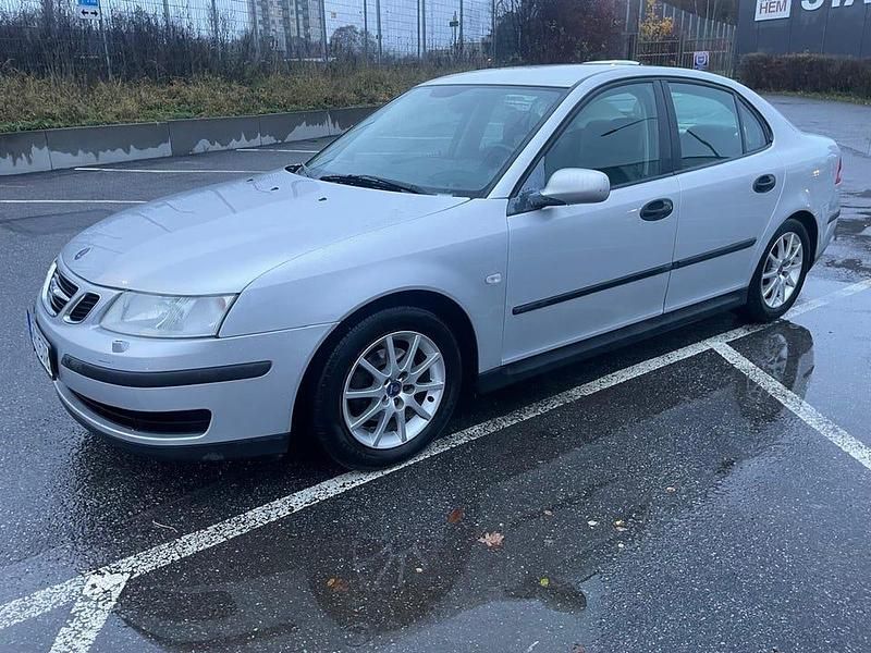 Begagnad 2003 Saab 9-3 Sedan | 32 500 kr - Bild 1/4