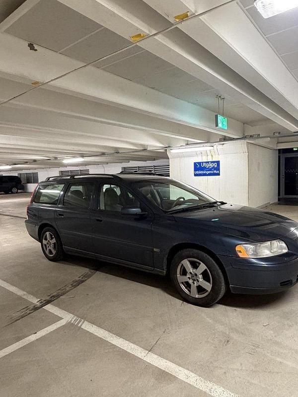 Blå Begagnad 2006 Volvo V70 Business Edition Kombi | 22 999 kr (Bra pris) - Bild 1/4