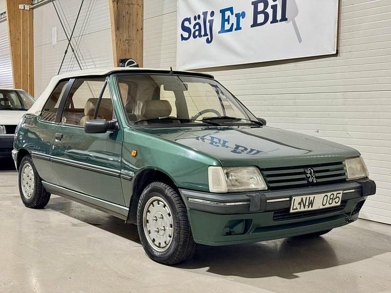 Grön Begagnad 1991 Peugeot 205 Roland Garros Cab | 69 900 kr - Bild 1/4