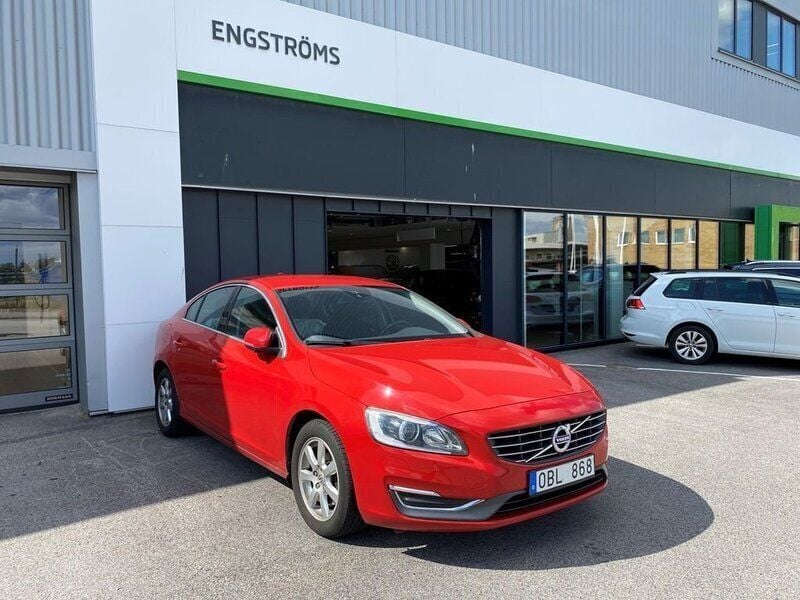 Röd Begagnad 2013 Volvo S60 Sedan | 139 000 kr (Lite dyr) - Bild 1/1