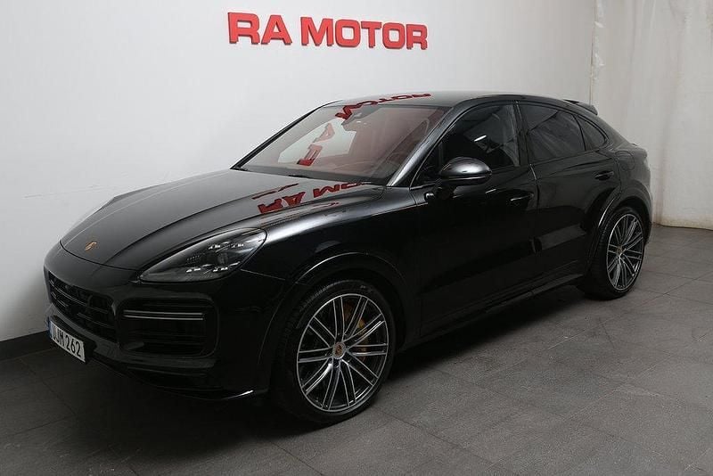Svart Begagnad 2023 Porsche Cayenne Turbo S SUV | 1 548 900 kr - Bild 1/3