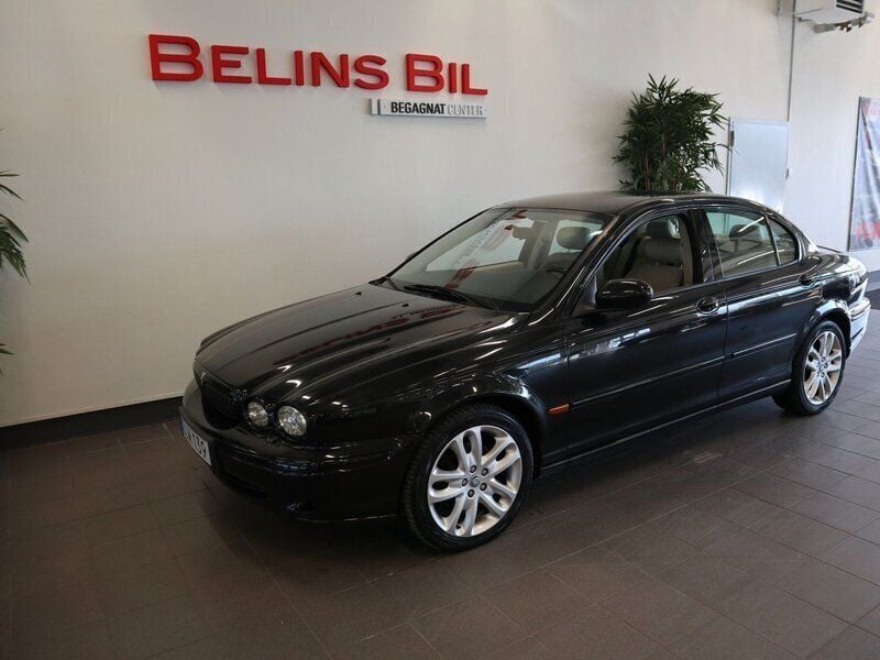 Svart Begagnad 2001 Jaguar X-type Sedan | 49 500 kr - Bild 1/4
