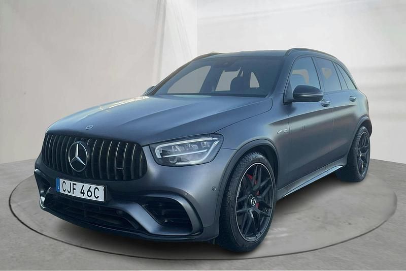Grå Begagnad 2022 Mercedes GLC63 AMG AMG | 750 000 kr - Bild 1/4