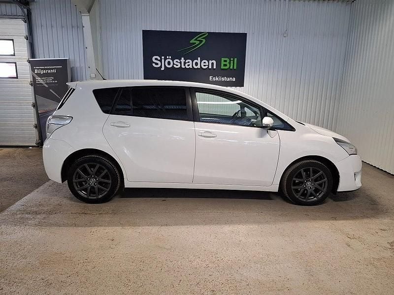 Begagnad Toyota Verso 147 HK (108 kW) 2015 Vit Minibuss