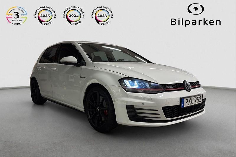 Vit Begagnad 2013 VW Golf VII GTI Halvkombi | 179 990 kr (Lite dyr) - Bild 1/4