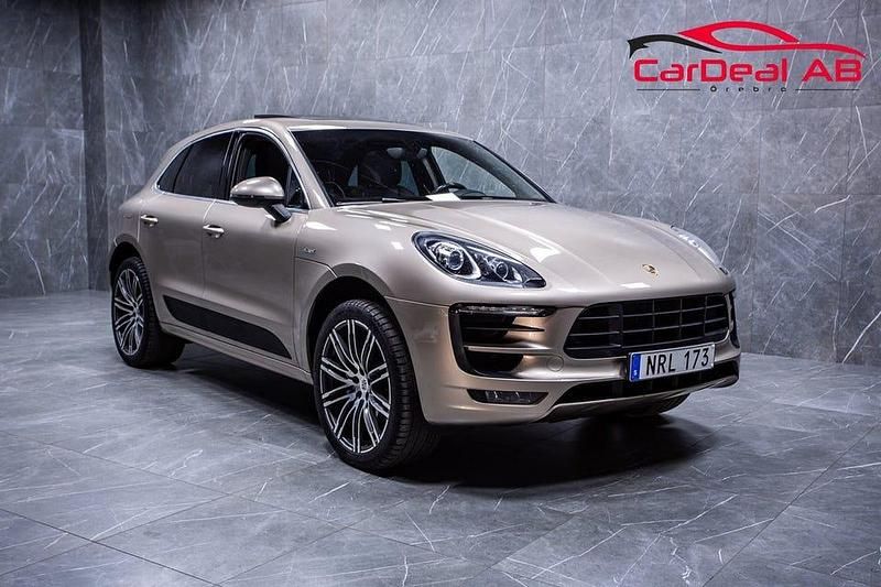 Ljusbrun Begagnad 2015 Porsche Macan S SUV | 319 800 kr (Marknadspris) - Bild 1/4