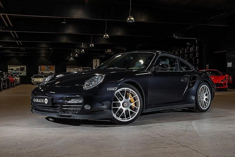 Begagnad 2012 Porsche 911 Turbo S Sportkupé | 1 276 000 kr - Bild 1/4