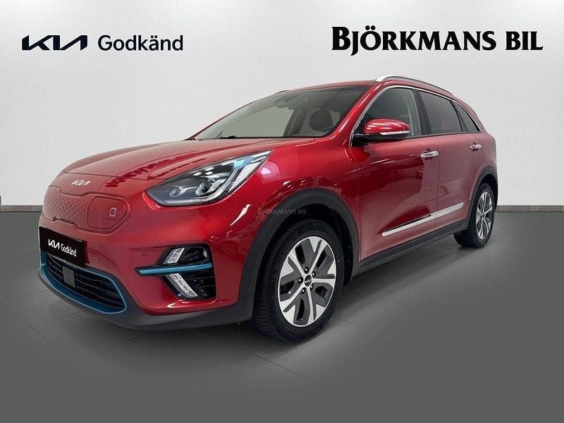 Röd (/cr5/ runway red) Begagnad 2022 Kia e-Niro Plus SUV | 269 900 kr (Marknadspris) - Bild 1/4