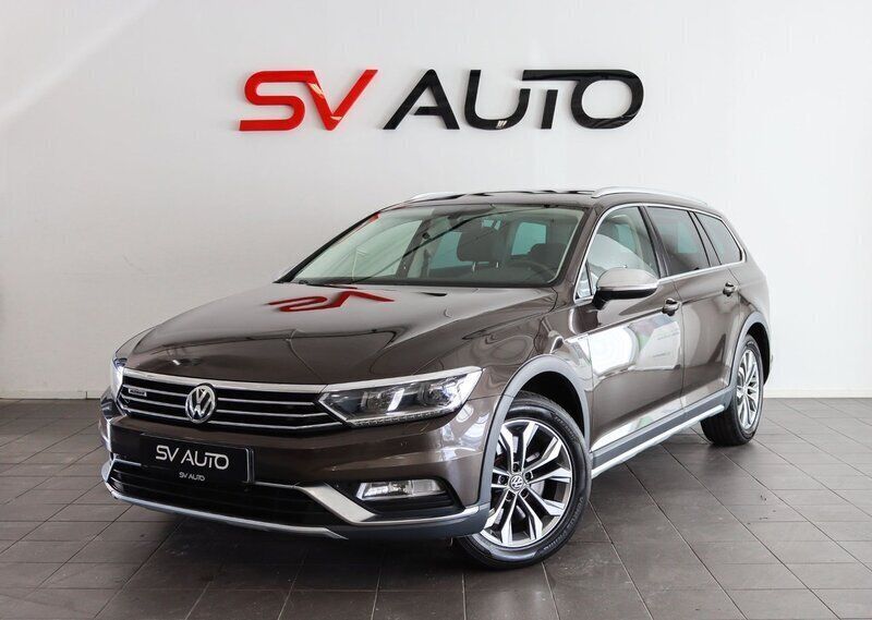 Mörkbrun Begagnad 2016 VW Passat Alltrack GTS Kombi | 179 000 kr (Marknadspris) - Bild 1/4