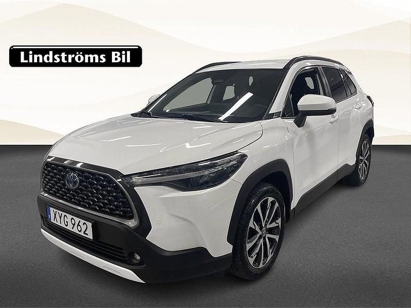 Begagnad Toyota Corolla Cross Style 200 HK (147 kW) 2022 Vit SUV