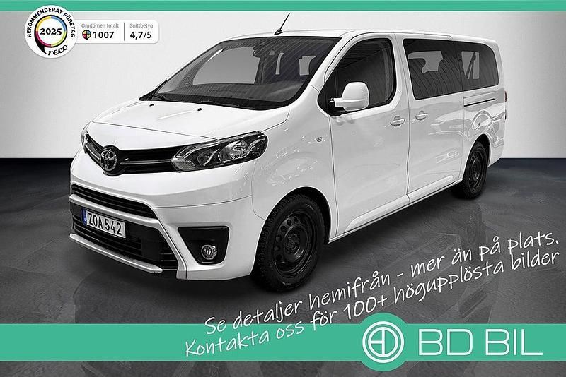 Vit Begagnad 2023 Toyota Proace Verso Kombi | 389 900 kr (Marknadspris) - Bild 1/3