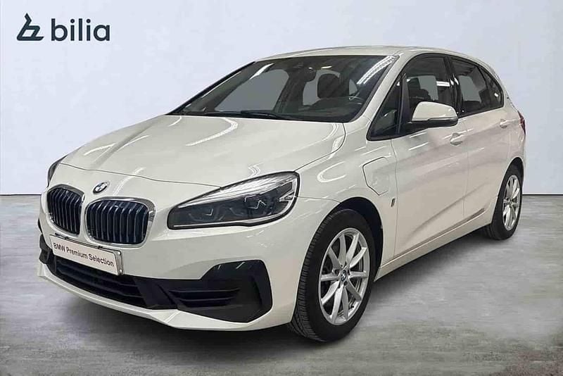 Vit Begagnad 2019 BMW 225 Active Tourer Minibuss | 189 900 kr (Superpris) - Bild 1/1