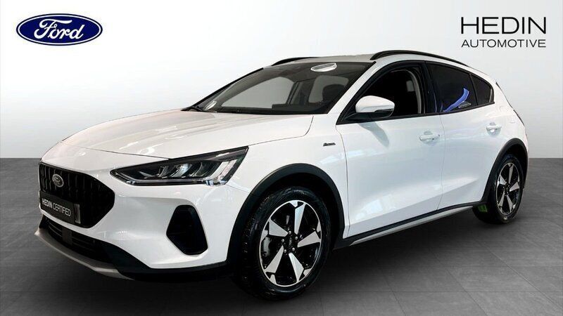 Vit (white) Begagnad 2024 Ford Focus Active Halvkombi | 219 900 kr (Lite dyr) - Bild 1/4