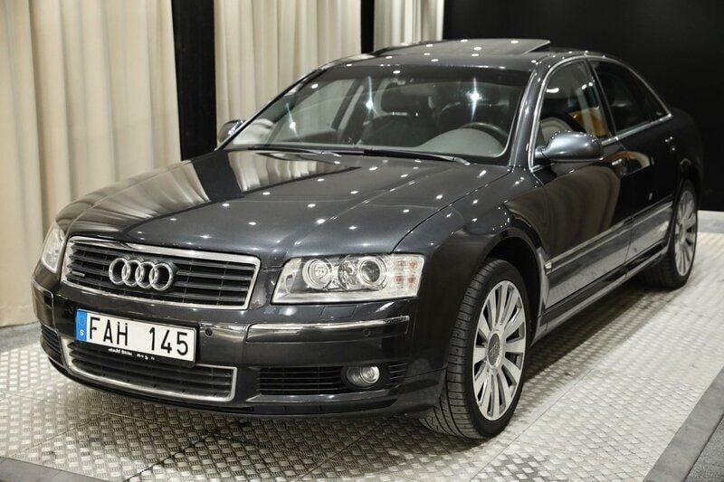 Mörkgrå Begagnad 2002 Audi A8 Sedan | 69 900 kr - Bild 1/4