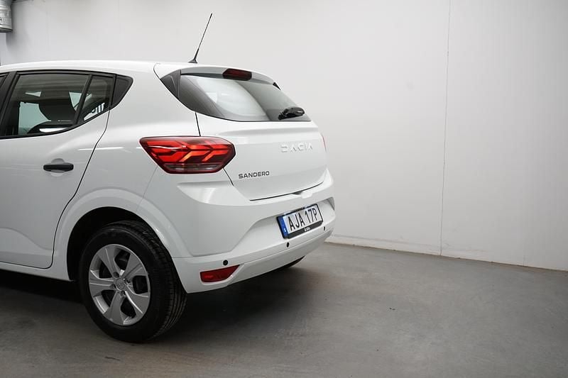 Begagnad Dacia Sandero Essentiel 91 HK (66 kW) 2022 Vit Halvkombi