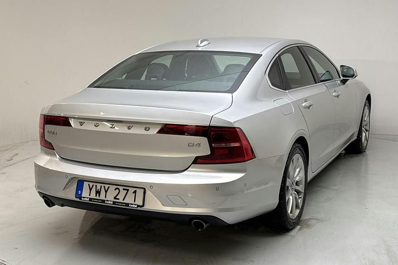 Begagnad Volvo S90 190 HK (139 kW) 2018 Silver Sedan