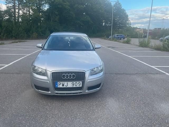 Silver Begagnad 2007 Audi A3 Sportback Attraction Halvkombi | 34 900 kr (Superpris) - Bild 1/4