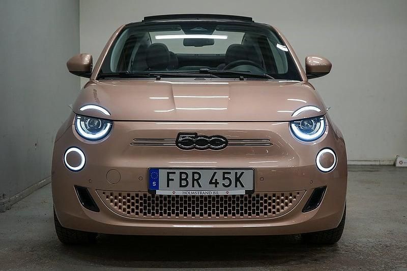 Begagnad Fiat 500e 86 kW (118 HK) 2021 Gul Cab