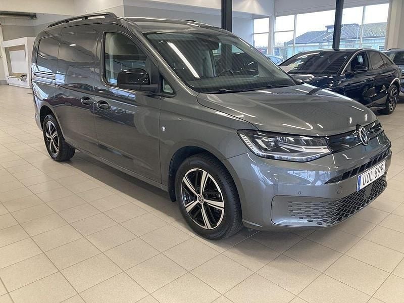 Grå (indiumgrå metallic) Begagnad 2024 VW Caddy Maxi Minibuss | 317 000 kr (Superpris) - Bild 1/4