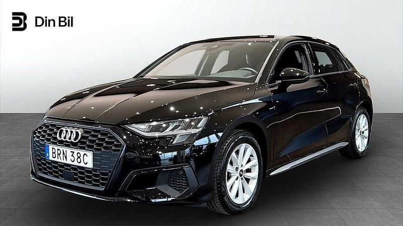 Svart Begagnad 2023 Audi A3 Sportback Proline Halvkombi | 259 000 kr (Bra pris) - Bild 1/4
