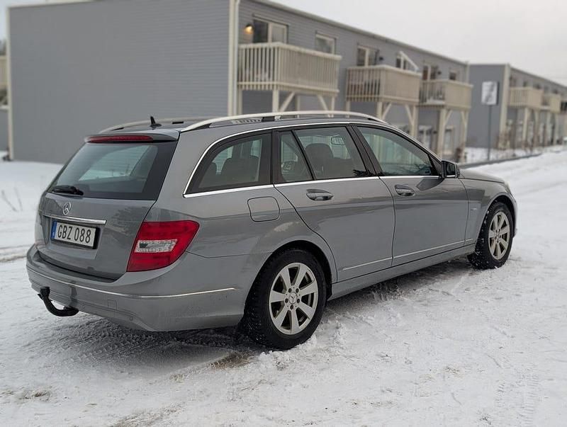 Begagnad Mercedes C180 156 HK (114 kW) 2012