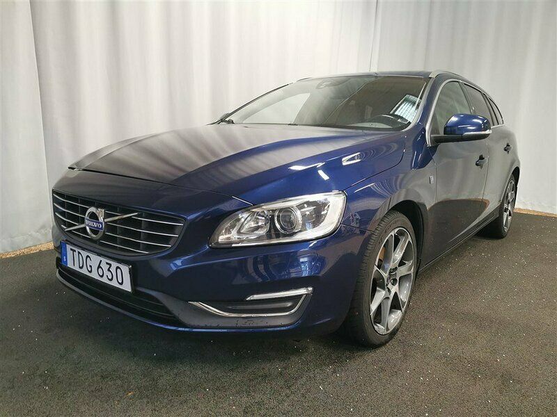 Begagnad 2015 Volvo V60 Momentum Kombi | 147 000 kr - Bild 1/4