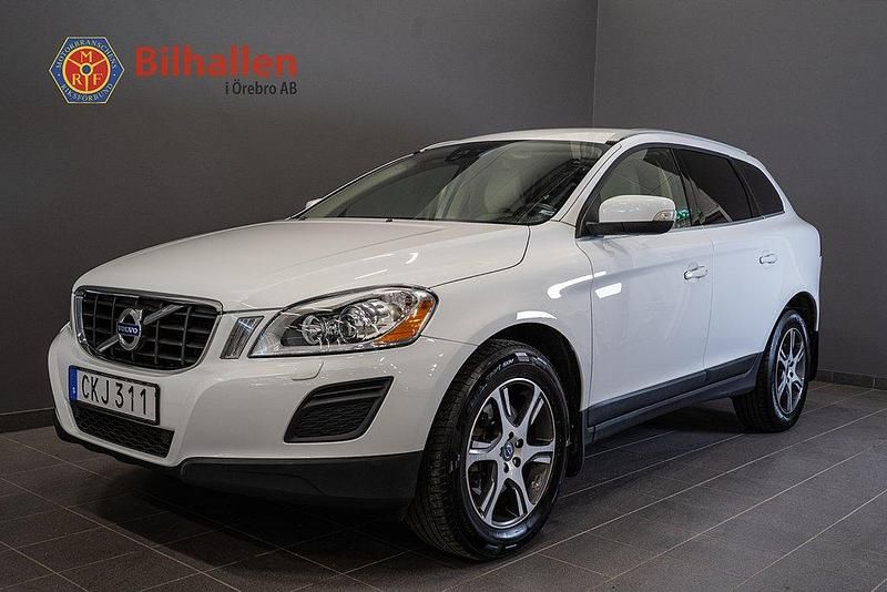 Vit Begagnad 2012 Volvo XC60 Summum SUV | 99 900 kr (Bra pris) - Bild 1/4