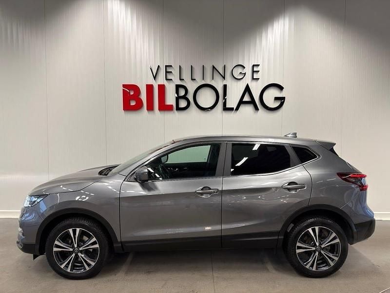 Grå Begagnad 2021 Nissan Qashqai 360º SUV | 179 500 kr (Bra pris) - Bild 1/4