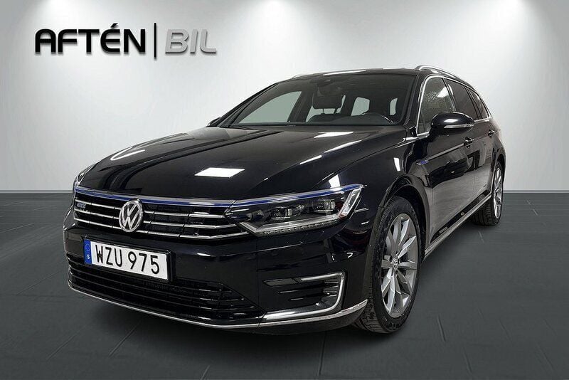 Svart Begagnad 2018 VW Passat GTE Kombi | 204 800 kr (Bra pris) - Bild 1/3