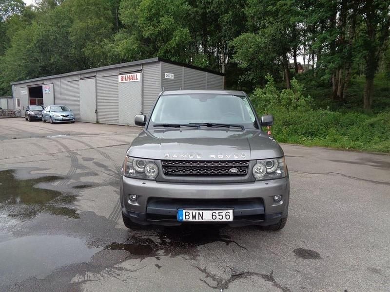 Grå Begagnad 2010 Land Rover Range Rover HSE SUV | 129 000 kr (Lite dyr) - Bild 1/4