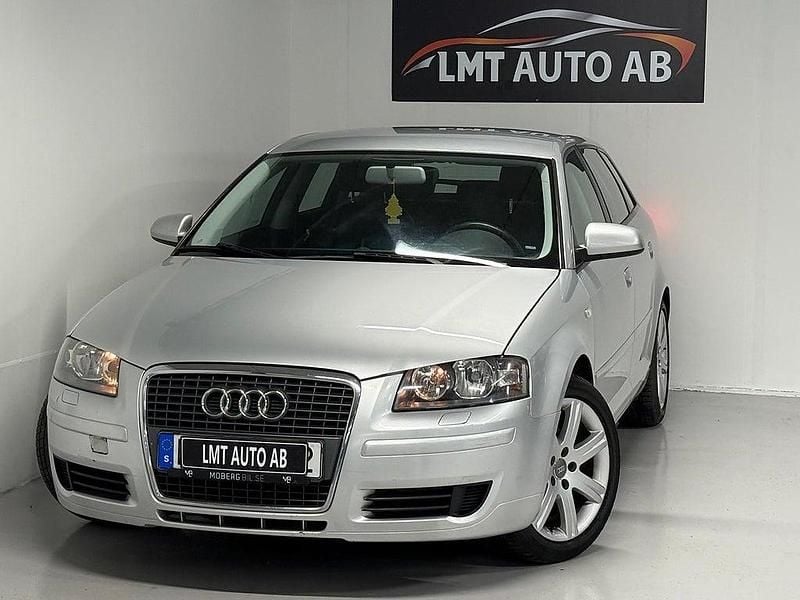 Silver Begagnad 2006 Audi A3 Sportback Halvkombi | 39 900 kr (Bra pris) - Bild 1/4