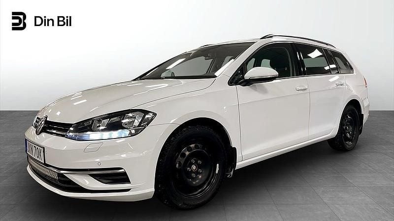 Pure white Begagnad 2019 VW Golf VII Kombi | 179 000 kr (Bra pris) - Bild 1/4