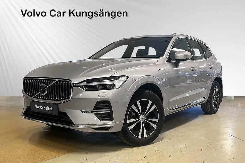 Silver Begagnad 2024 Volvo XC60 Core SUV | 524 900 kr (Marknadspris) - Bild 1/3