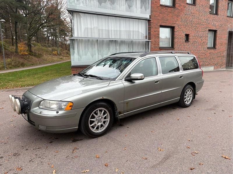Grön Begagnad 2008 Volvo V70 Standard Kombi | 25 000 kr (Bra pris) - Bild 1/4