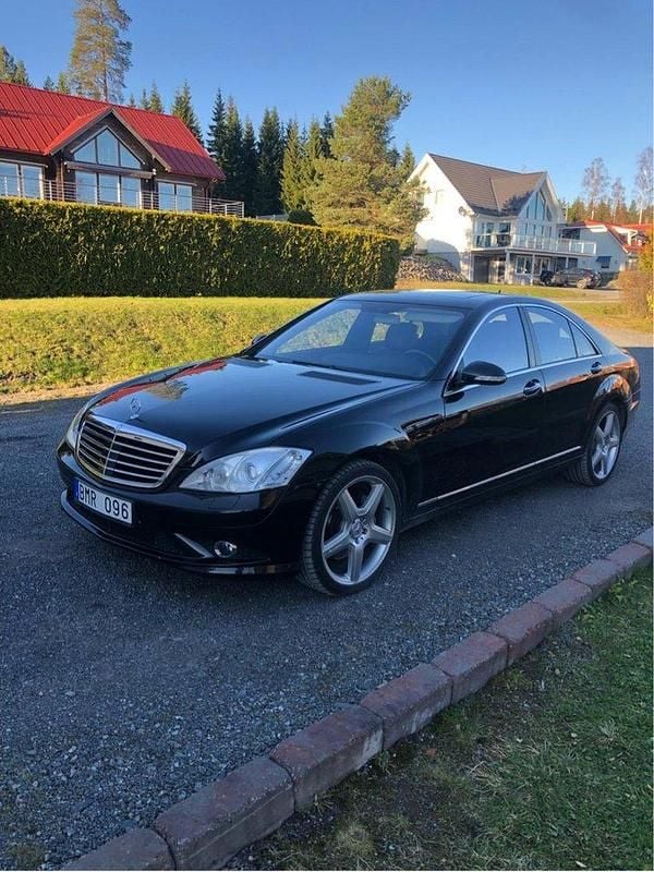 Svart Begagnad 2006 Mercedes S500 AMG Sedan | 140 000 kr (Superpris) - Bild 1/4
