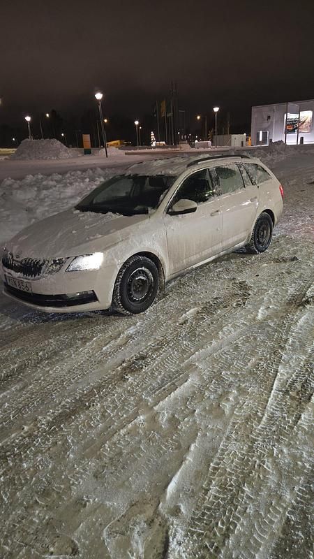 Begagnad Skoda Octavia 115 HK (84 kW) 2019 Vit Kombi