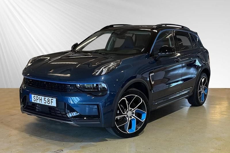Blå Begagnad 2022 Lynk & Co 01 SUV | 289 900 kr (Marknadspris) - Bild 1/4
