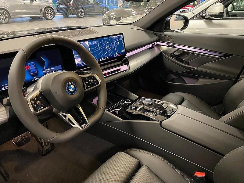 Ny BMW 530e M Sport 190 HK (139 kW) 2025 Svart Sedan