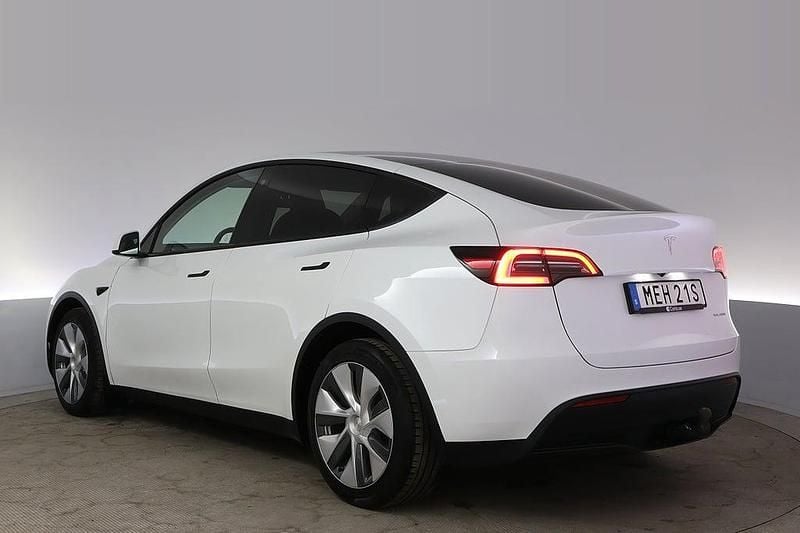 Begagnad Tesla Model Y Long Range AWD 378 kW (514 HK) 2023 Vit SUV