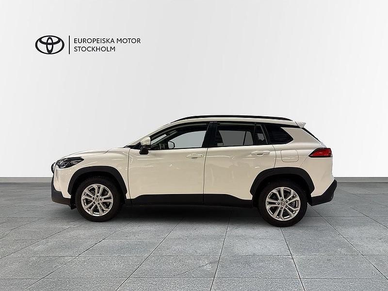 Begagnad Toyota Corolla Cross Active 197 HK (144 kW) 2024 Vit SUV