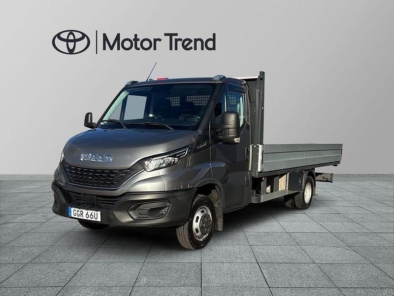 Grå Begagnad 2021 Iveco Daily Van | 359 000 kr - Bild 1/4