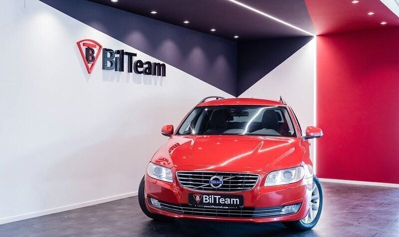 Röd Begagnad 2014 Volvo V70 Momentum Kombi | 139 900 kr (Lite dyr) - Bild 1/4