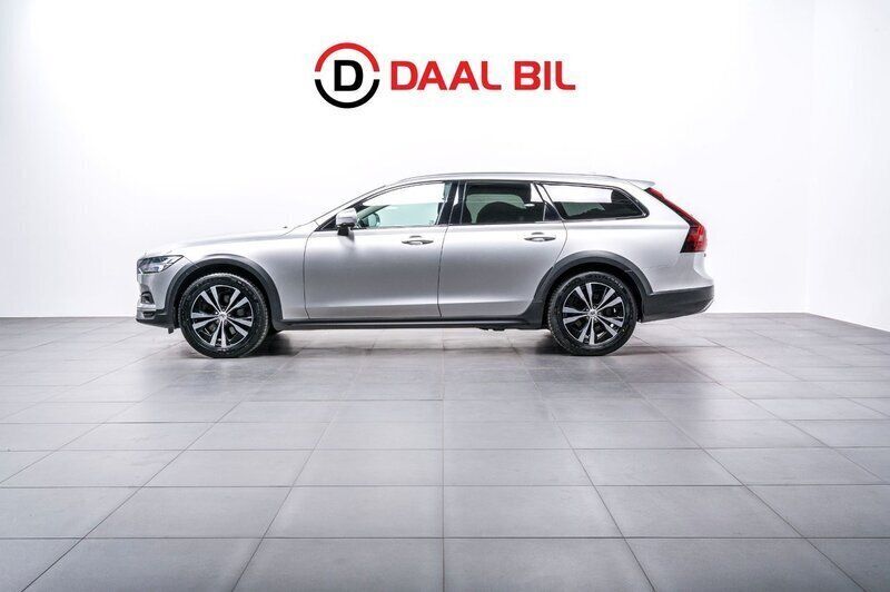 Silver Begagnad 2021 Volvo V90 CC Kombi | 274 700 kr (Marknadspris) - Bild 1/4