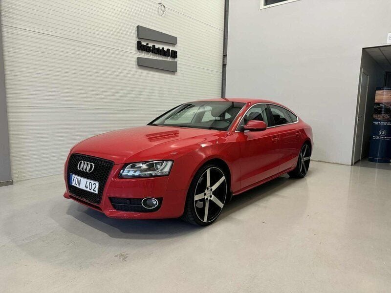 Röd Begagnad 2009 Audi A5 Sportback Comfort Halvkombi | 89 900 kr (Marknadspris) - Bild 1/4