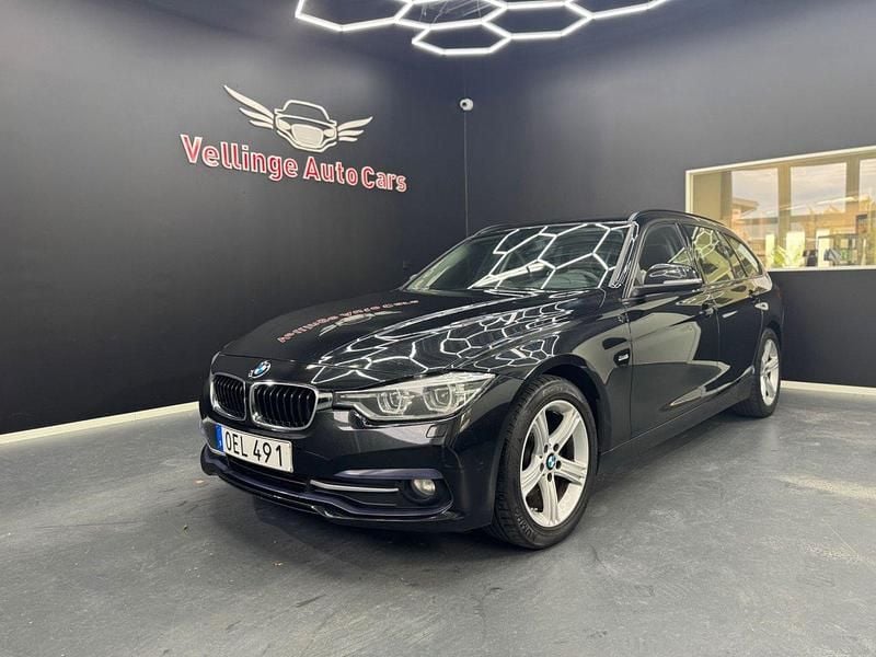 Svart Begagnad 2016 BMW 318 Sport Line Kombi | 139 900 kr (Marknadspris) - Bild 1/4
