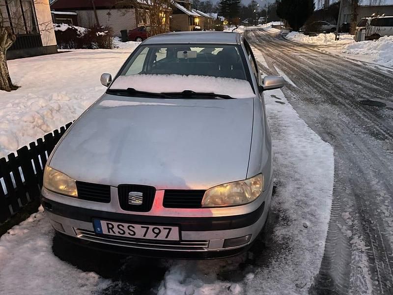 Begagnad 2001 Seat Ibiza Halvkombi | 10 101 kr - Bild 1/4